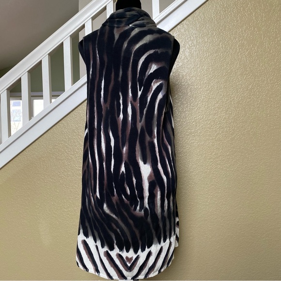 Adore Vest - Picture 6 of 14